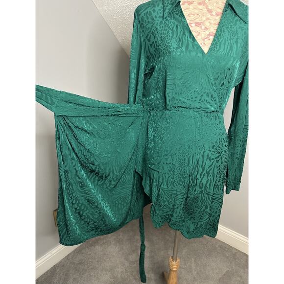 EUC Lilly Pulitzer Nicolina Womens Dress Long Sleeve Evergreen Party Animal Sz 8 - Picture 9 of 11